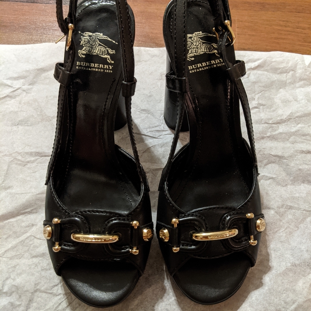 Burberry heels size 37